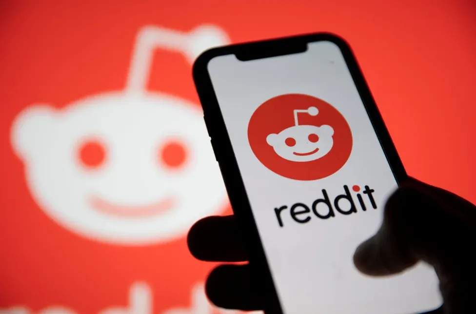 Reddit Logo